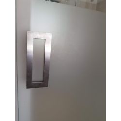 Tirador para puerta corredera