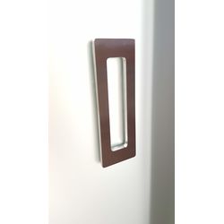 Tirador para puerta corredera