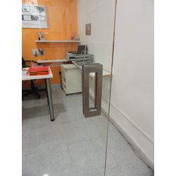 Tirador para puerta corredera