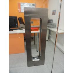 Tirador para puerta corredera